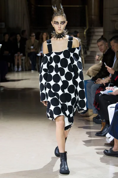 Look 19